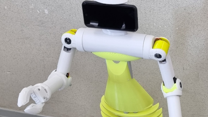 Lampo 2.0, il robot collaborativo progettato e realizzato dagli studenti dell’IIS “Avogadro”  in collaborazione con il DISIT UPO